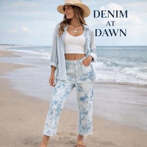 GAP Tie-Dye Denim Jeans

Women’s Size 8 | Raw Hem | Distressed | Cropped